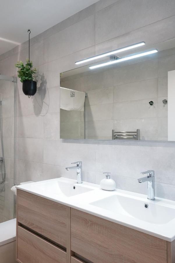 Apartaments La Rambla - Arbequina - 6 Persones Cornudella de Montsant ภายนอก รูปภาพ