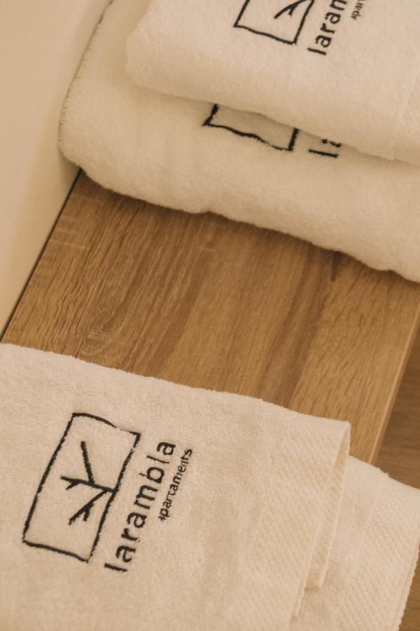 Apartaments La Rambla - Arbequina - 6 Persones Cornudella de Montsant ภายนอก รูปภาพ