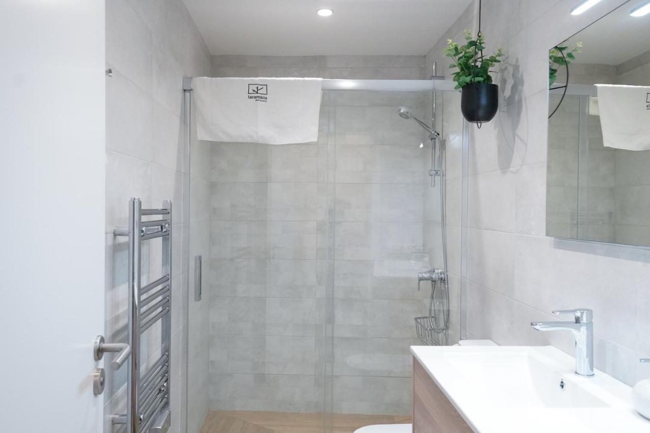 Apartaments La Rambla - Arbequina - 6 Persones Cornudella de Montsant ภายนอก รูปภาพ